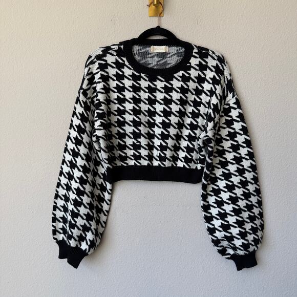 Altar’d State Black White Houndstooth Cropped Sweater Size L - Picture 2 of 6